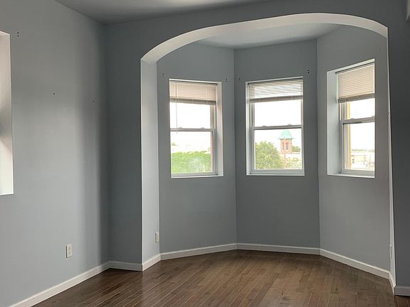 5th image of 1609 S Broad St Floor 3