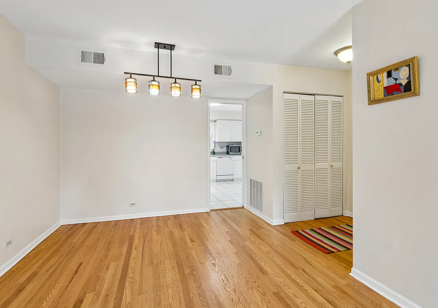 2 bed, 1000 sqft, $2,300 — Photo 4