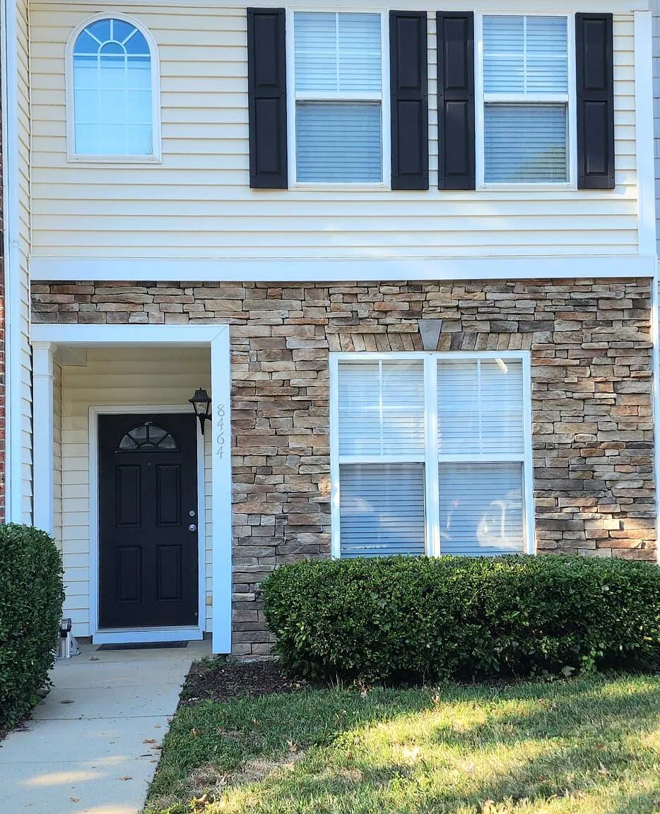 2 bed, 2.5 bath, $1,650 — Photo 2
