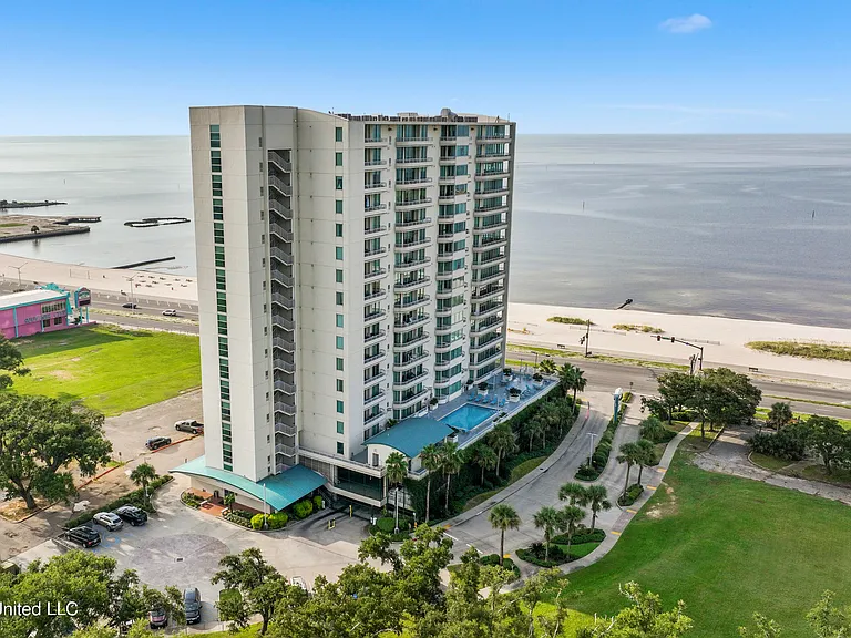 2060 Beach Blvd #707 — Photo 29