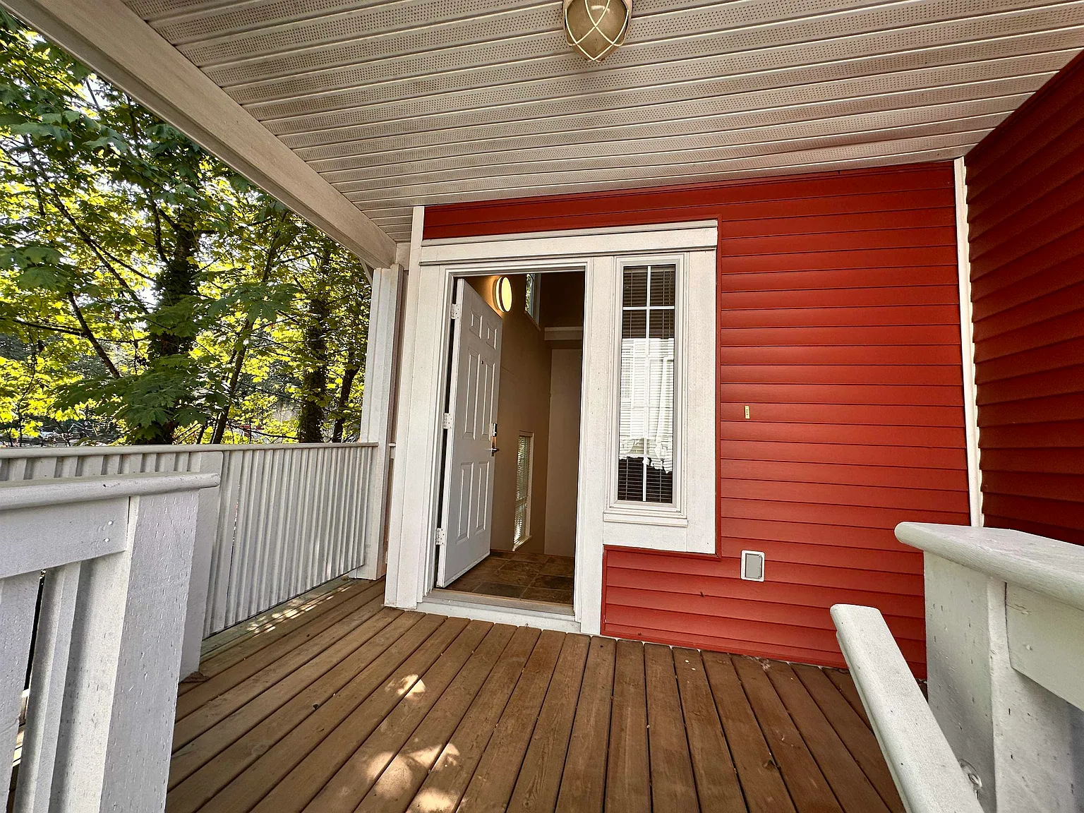4 bed, 2380 sqft, $4,350 — Photo 3