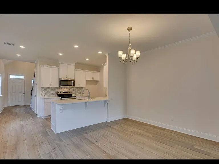 9 Coslett Dr — Photo 6