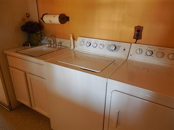 5th image of 1619 E 33rd St