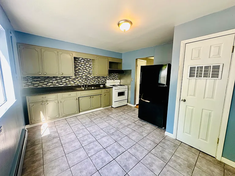 14948 Chesterfield Ave — Photo 11