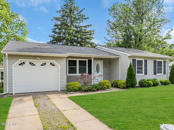 2nd image of 49 Chelsea Drive #73