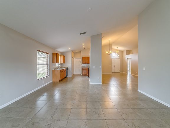 4th image of 5848 Rywood Dr