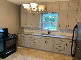 557 1st St, Gaylord, MN 55334