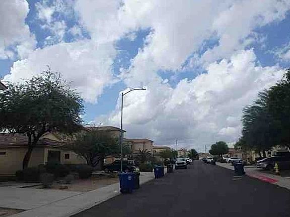 Exterior Neighborhood (street photo)