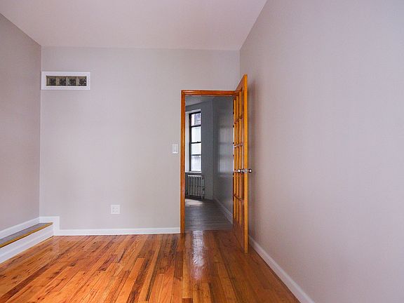 2nd image of 622 E 11th St APT 3
