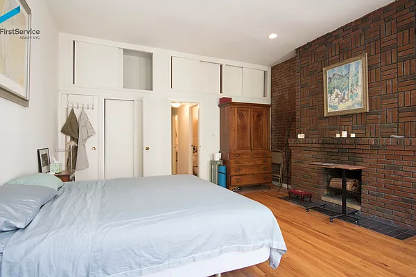 Rented by FirstService Realty (legacy) | media 10