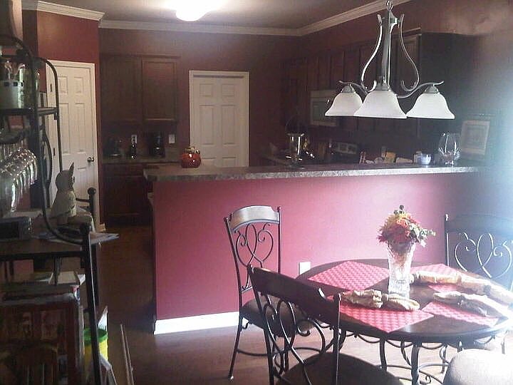 2nd image of 1046 Addington Rd