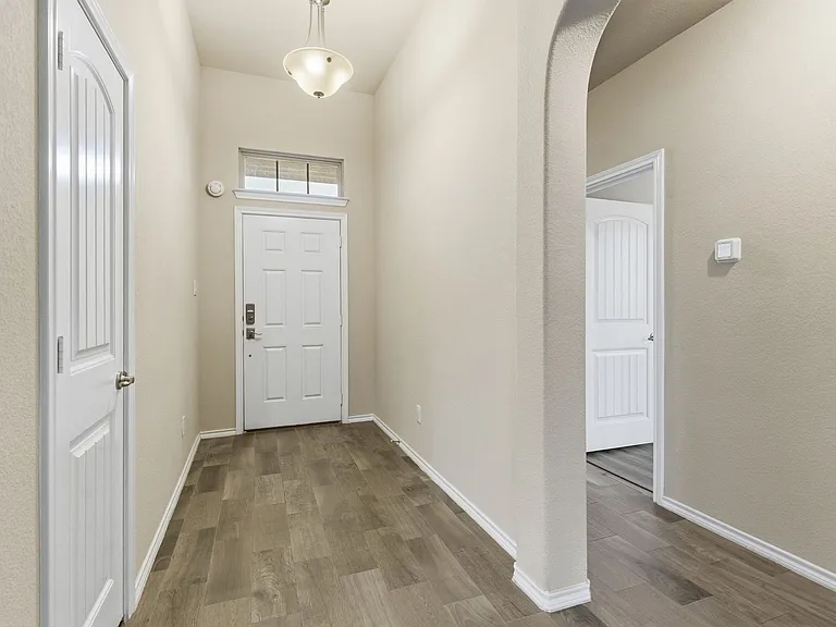 117 Red Fox Ln — Photo 3