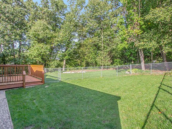4th image of 1760 Woodgate Dr SE