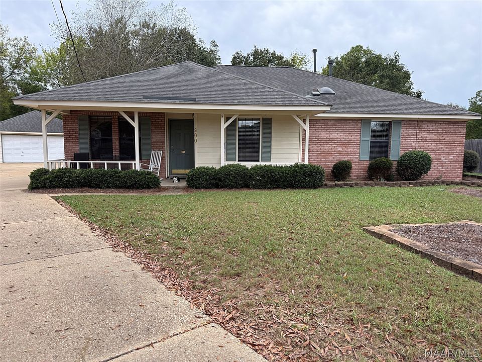 1st image of 900 Lakeview Ct