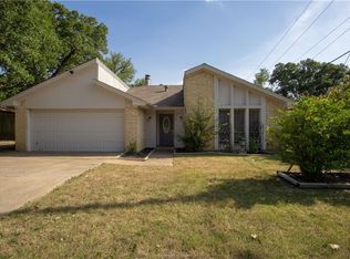3030 Westwood Main Dr, Bryan, TX 77807