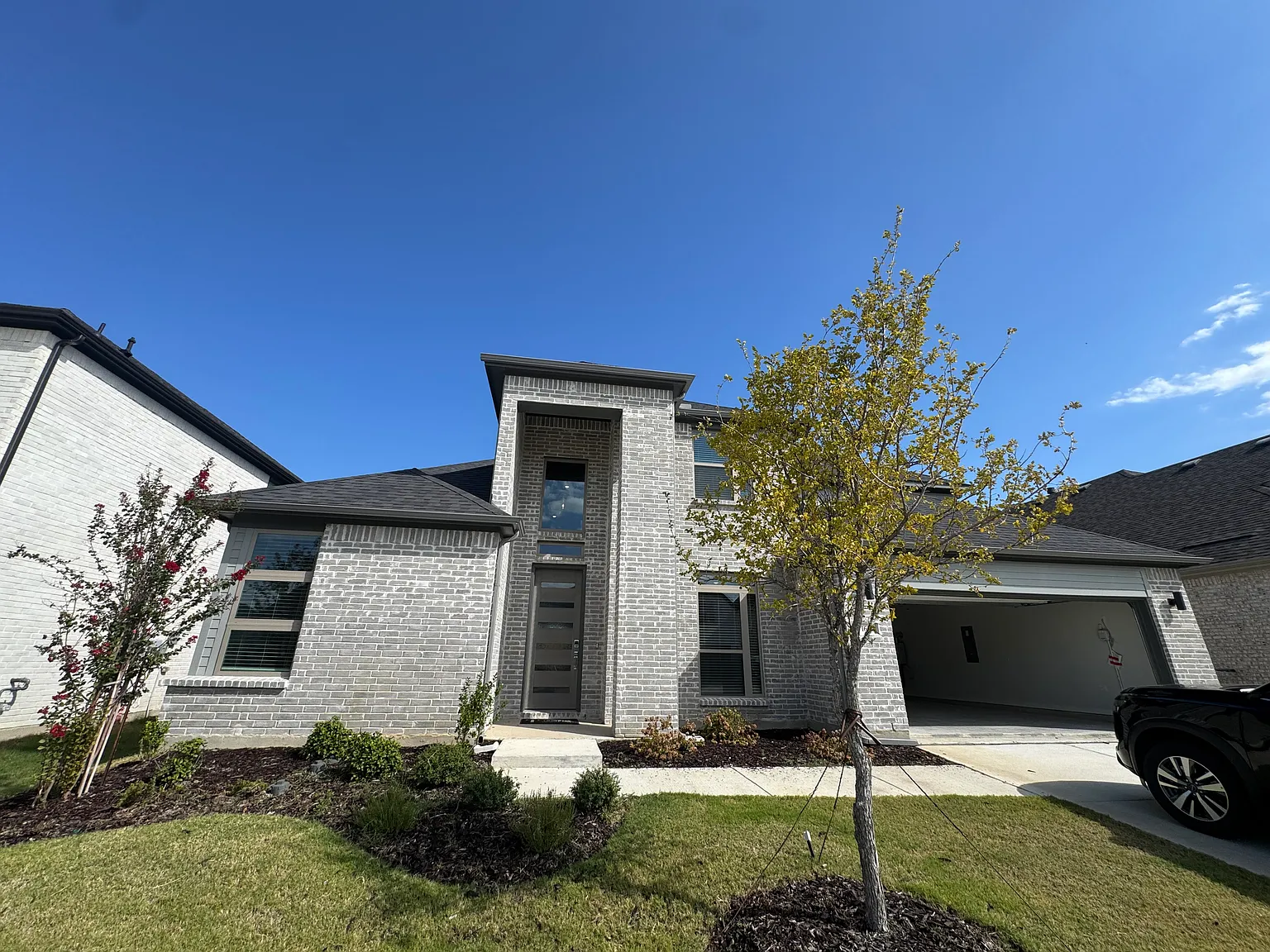 4 bed, 3557 sqft, $3,650 — Photo 2