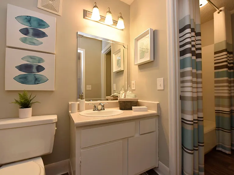 Spacious Bathroom