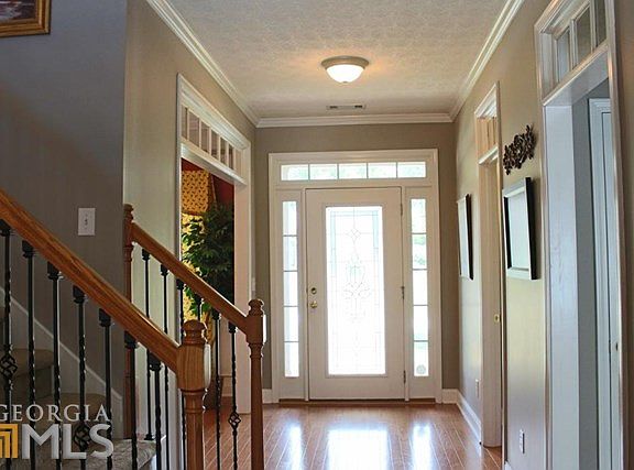 2nd image of 1211 Fox Creek Dr