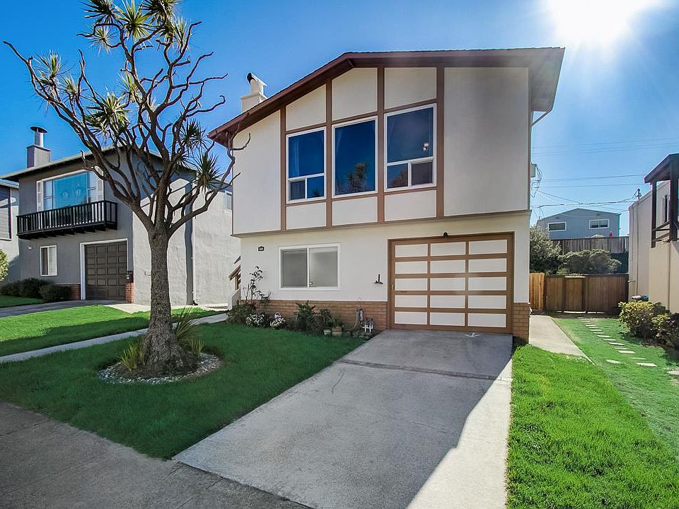 1st image of 220 Catalina Ave