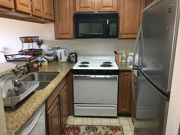 219 Galano Plz — Photo 6