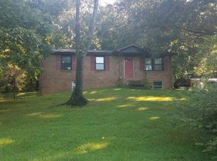 1827 E Haleys Creek Rd, Centerville, TN 37033