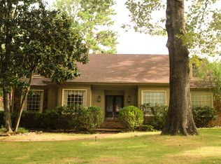 7630 Blackberry Farm Rd, Germantown, TN 38138