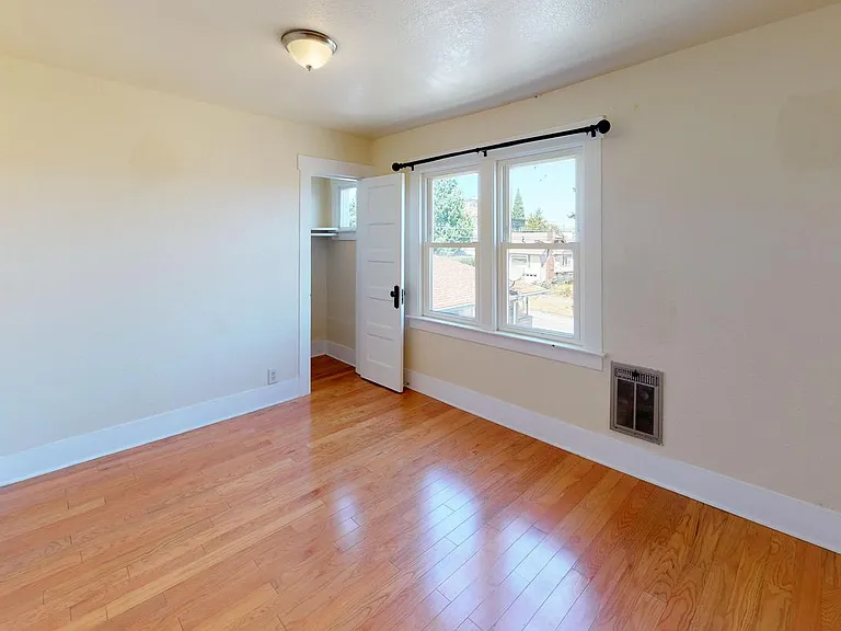 2807 18th Ave S — Photo 11
