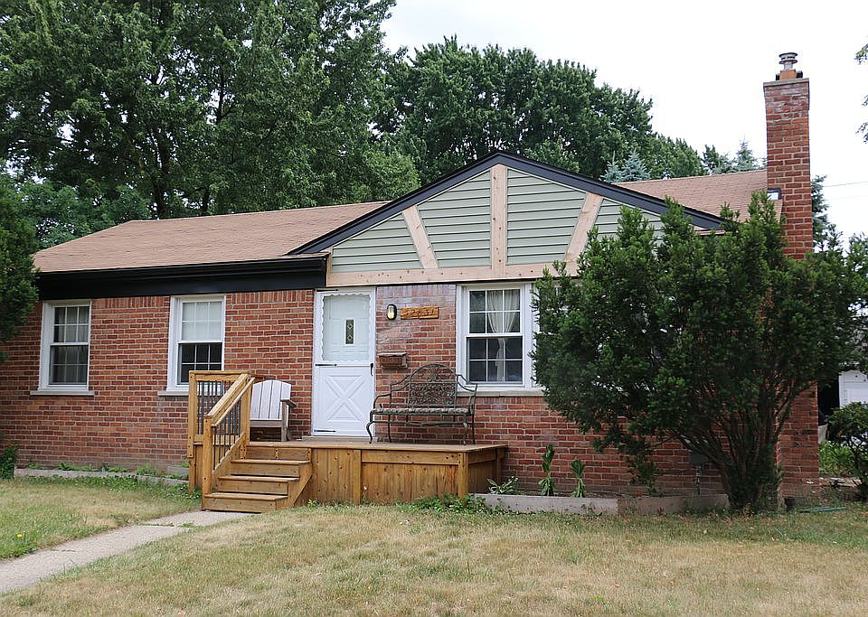 1st image of 32831 Vermont St
