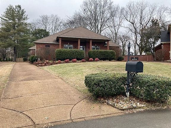 2nd image of 812 Appomattox Pl E