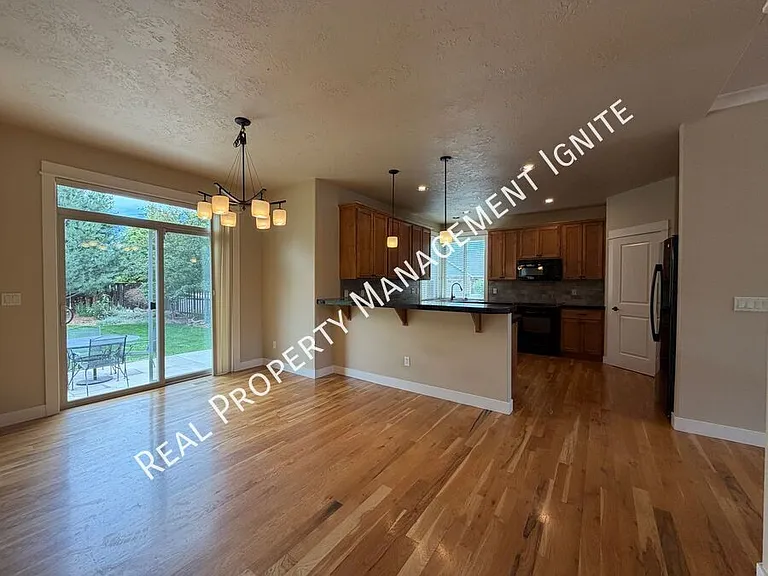 3050 NW 17th St — Photo 10