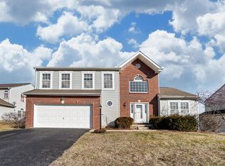 1017 Legacy Ln, Pataskala, OH 43062