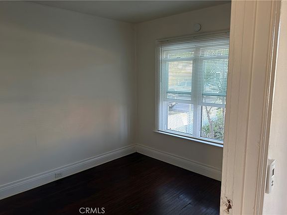 3rd image of 421 Almond Ave