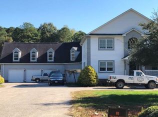 31 Smith St, Poquoson, VA 23662