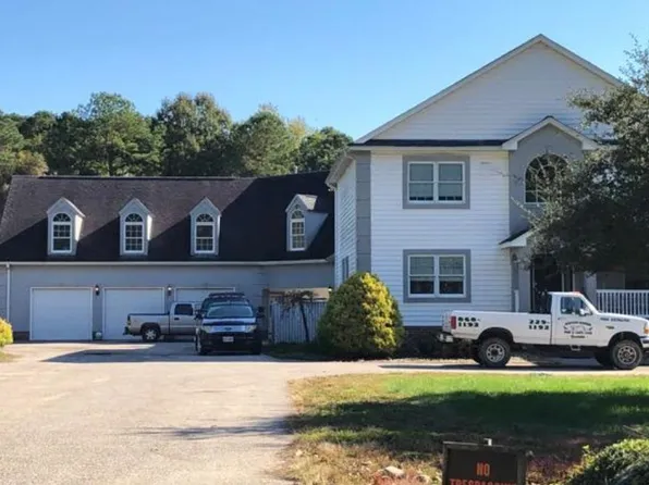 31 Smith St, Poquoson, VA 23662