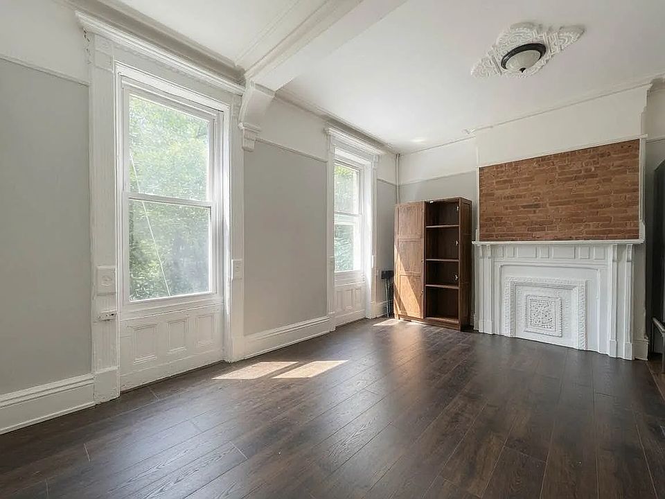 1st image of 960 Greene Ave #3R