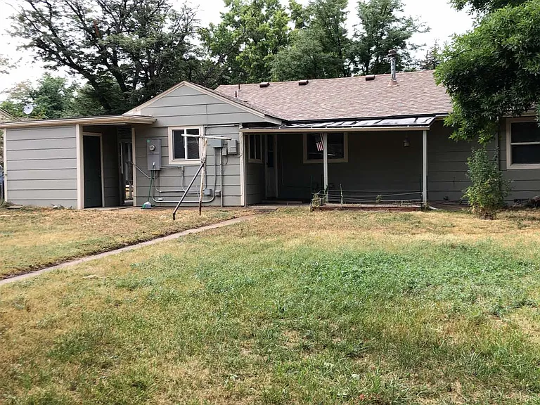1017 W Mulberry St — Photo 14