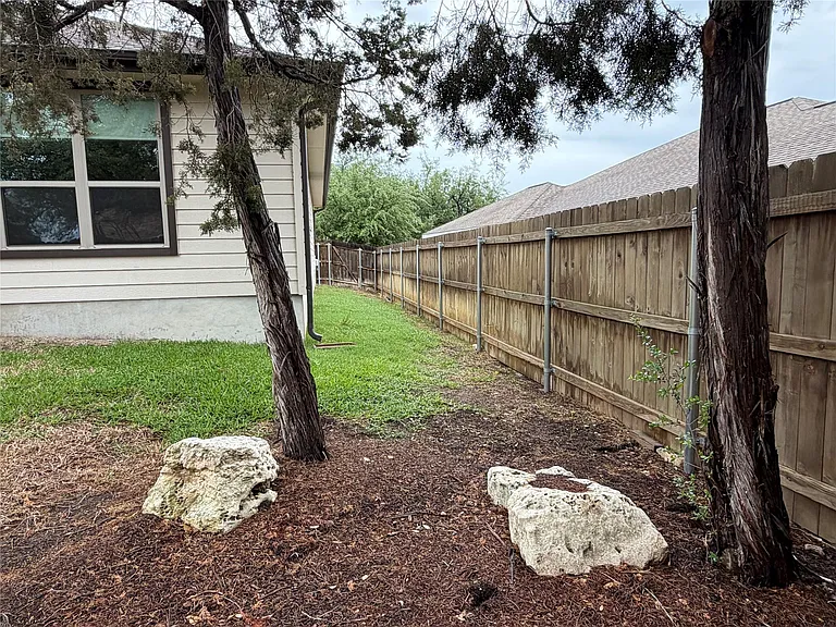 206 Fairway Cir — Photo 3