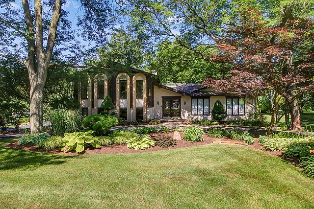 1st image of 222 Greenwood Dr