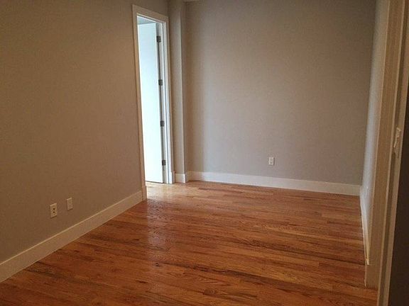 4th image of 1073 Bedford Ave #2RR