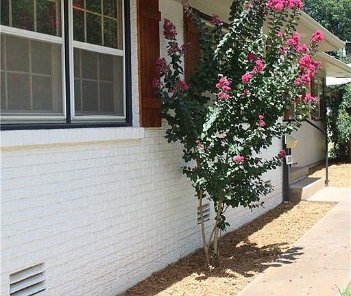 2nd image of 2101 W University Ave