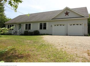 31 Winterberry Ln, Hollis Center, ME 04042