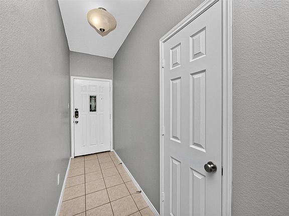 3rd image of 6200 Suellen Ln