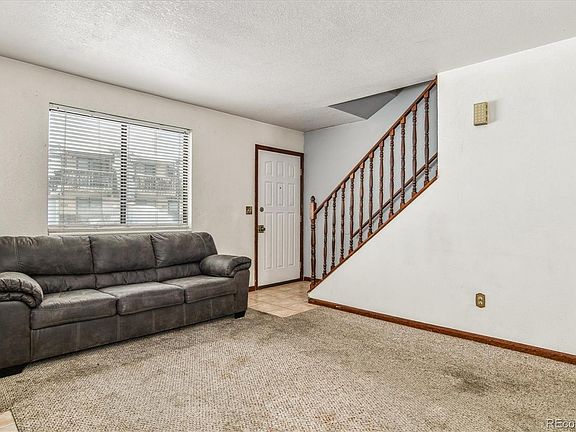 3rd image of 3052 W Girard Ave