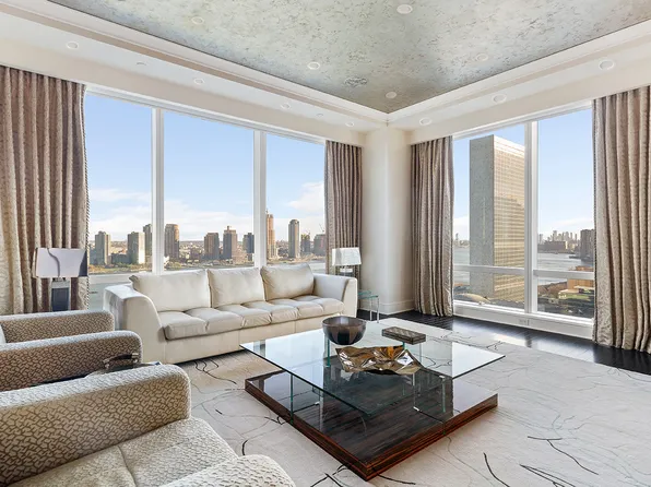 845 United Nations Plaza image 1 of 10