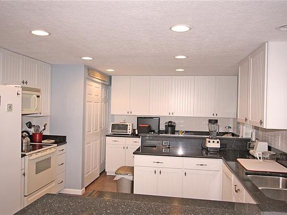 3rd image of 352 Waynoka Dr