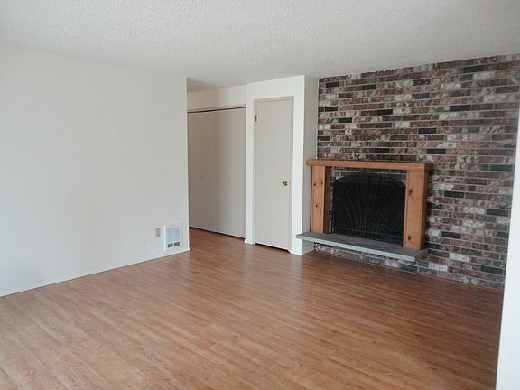 3rd image of 1324 Central St NE