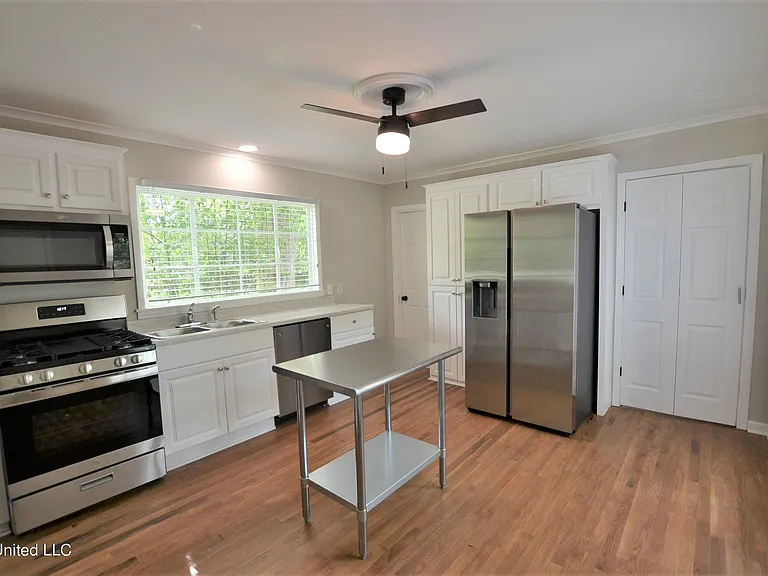 4220 Council Cir — Photo 9