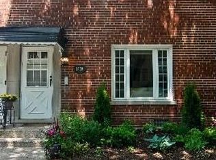 1714 W Belle Plaine Ave, Chicago, IL 60613