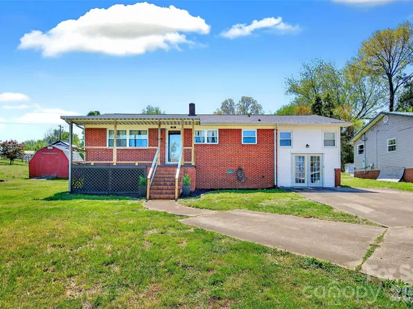 85 Bostic St, Marion, NC 28752