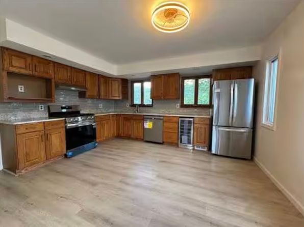 (undisclosed Address)